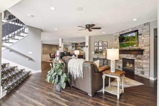 3832 Fairway Terrace, Woodbury, MN 55125