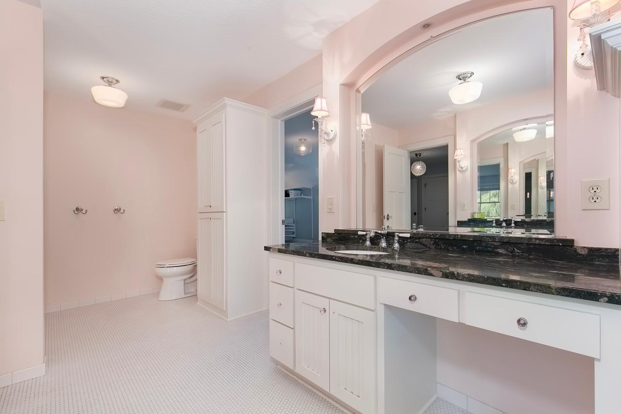 Lovely upper level bathroom with double entrance