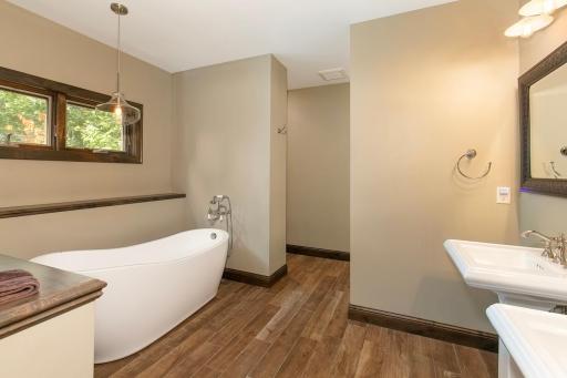 3011 Brooks Lane, Minnetonka Beach, MN 55391