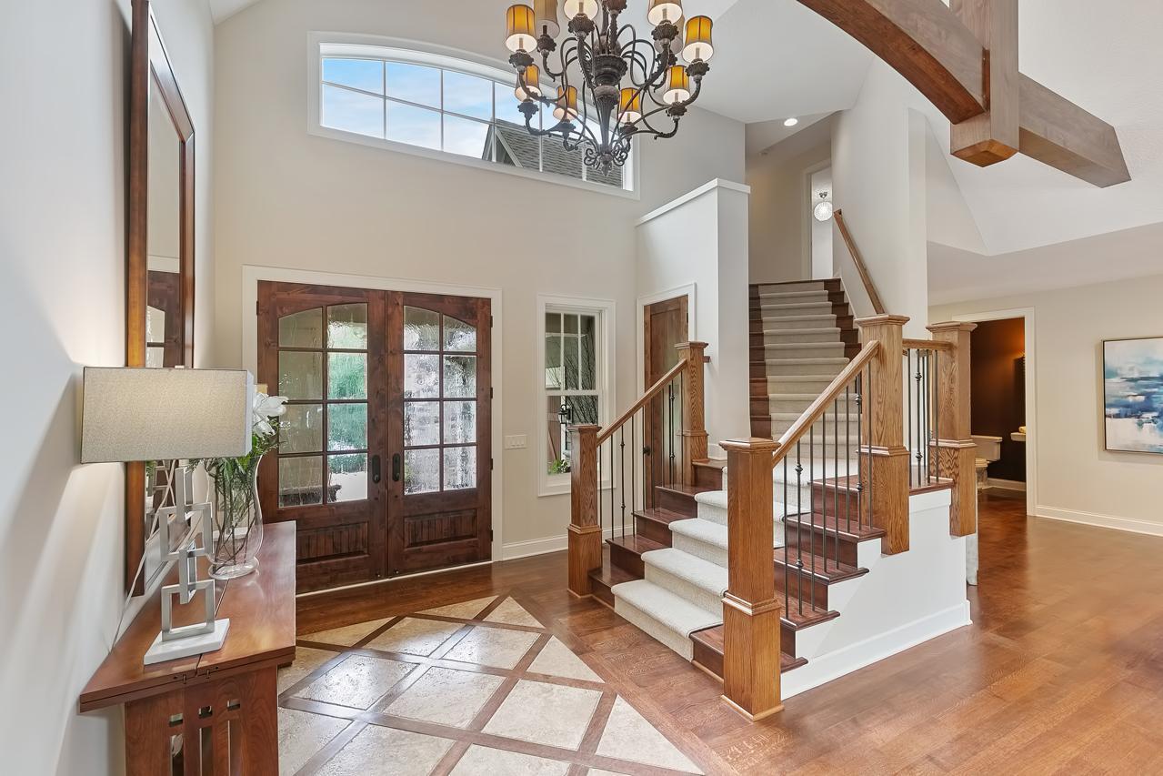 Foyer to upper level