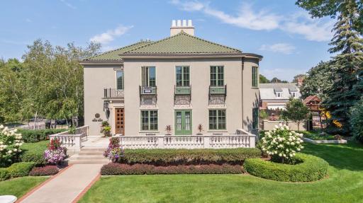 977 Summit Avenue, A, Saint Paul, MN 55105