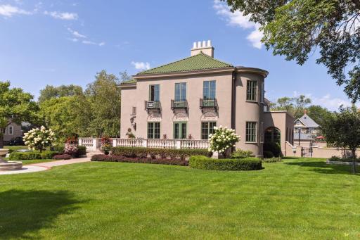 977 Summit Avenue, A, Saint Paul, MN 55105