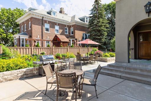 977 Summit Avenue, A, Saint Paul, MN 55105