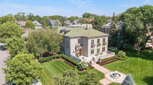 977 Summit Avenue, A, Saint Paul, MN 55105