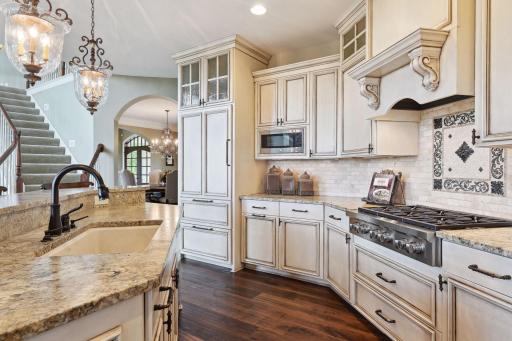 4544 Bluebell Trail N, Medina, MN 55340