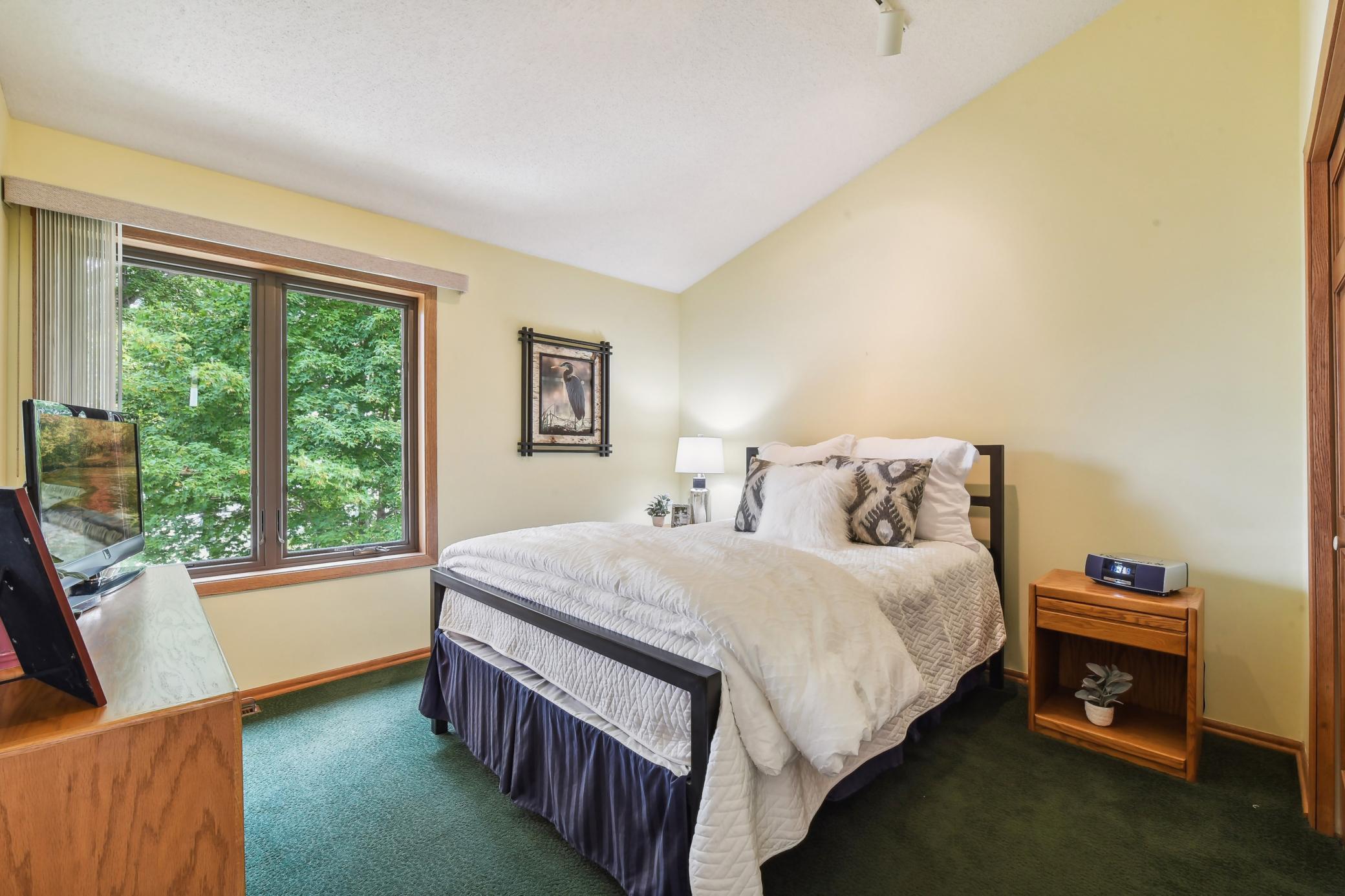 3rd upper bedroom