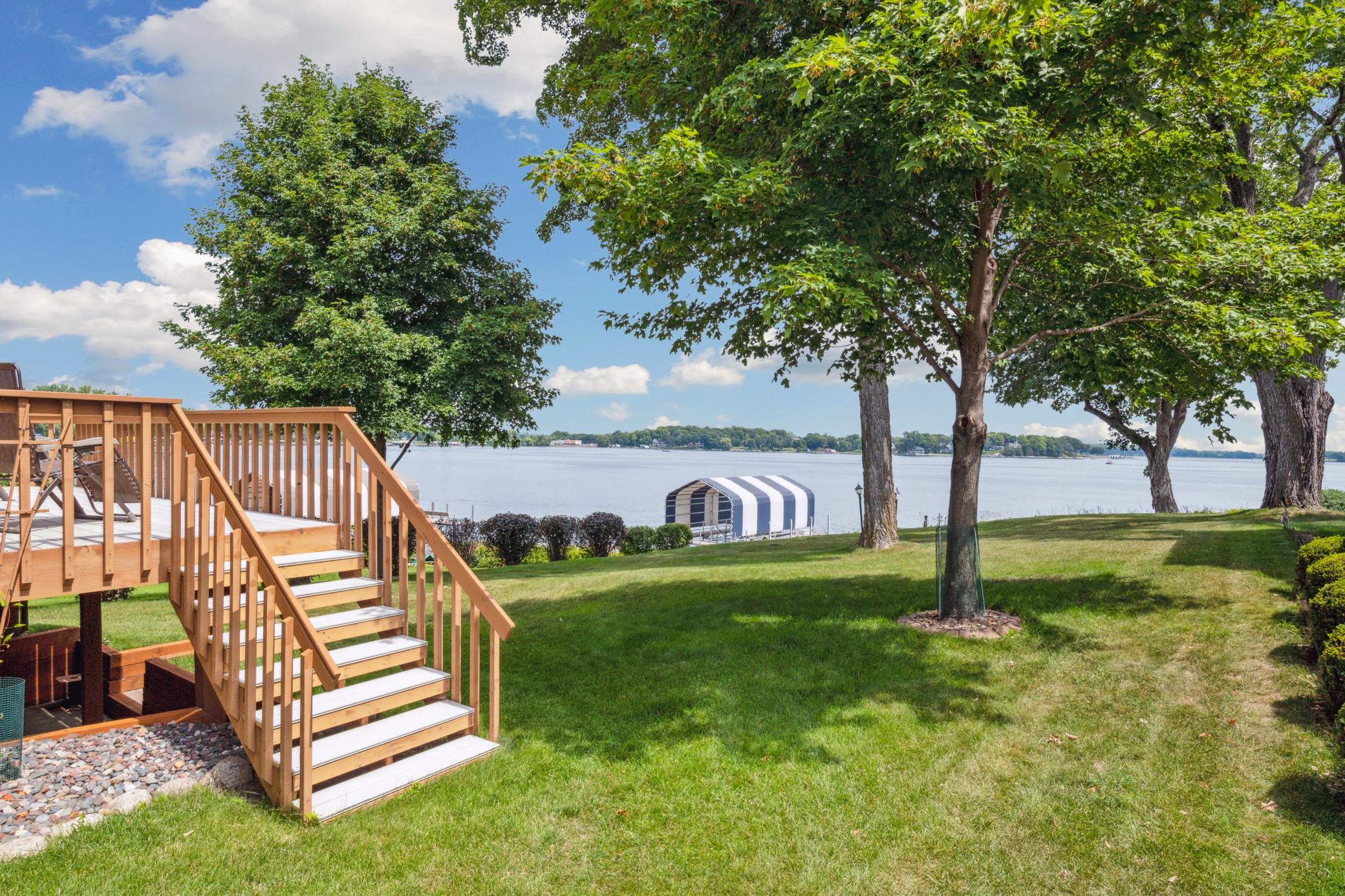 Imagine relaxing here with a cold drink!