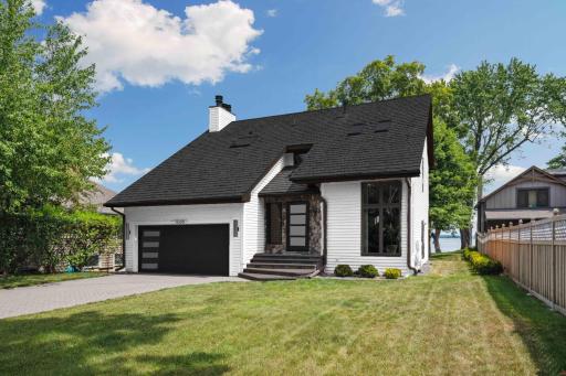 *Exterior is PHOTOSHOPPED* For remodel idea purposes only.