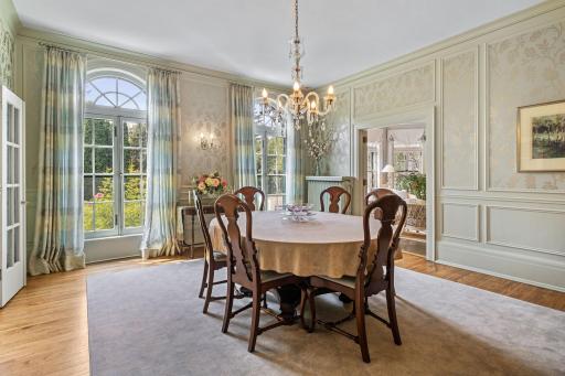 Elegant Dining Room with Murano Chandelier!