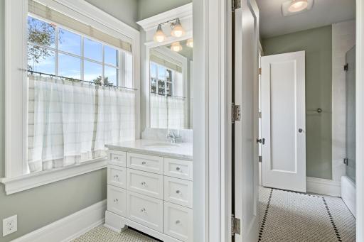 470 Summit Avenue, Saint Paul, MN 55102