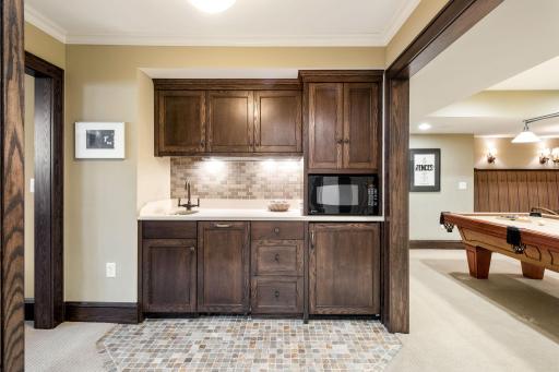 470 Summit Avenue, Saint Paul, MN 55102