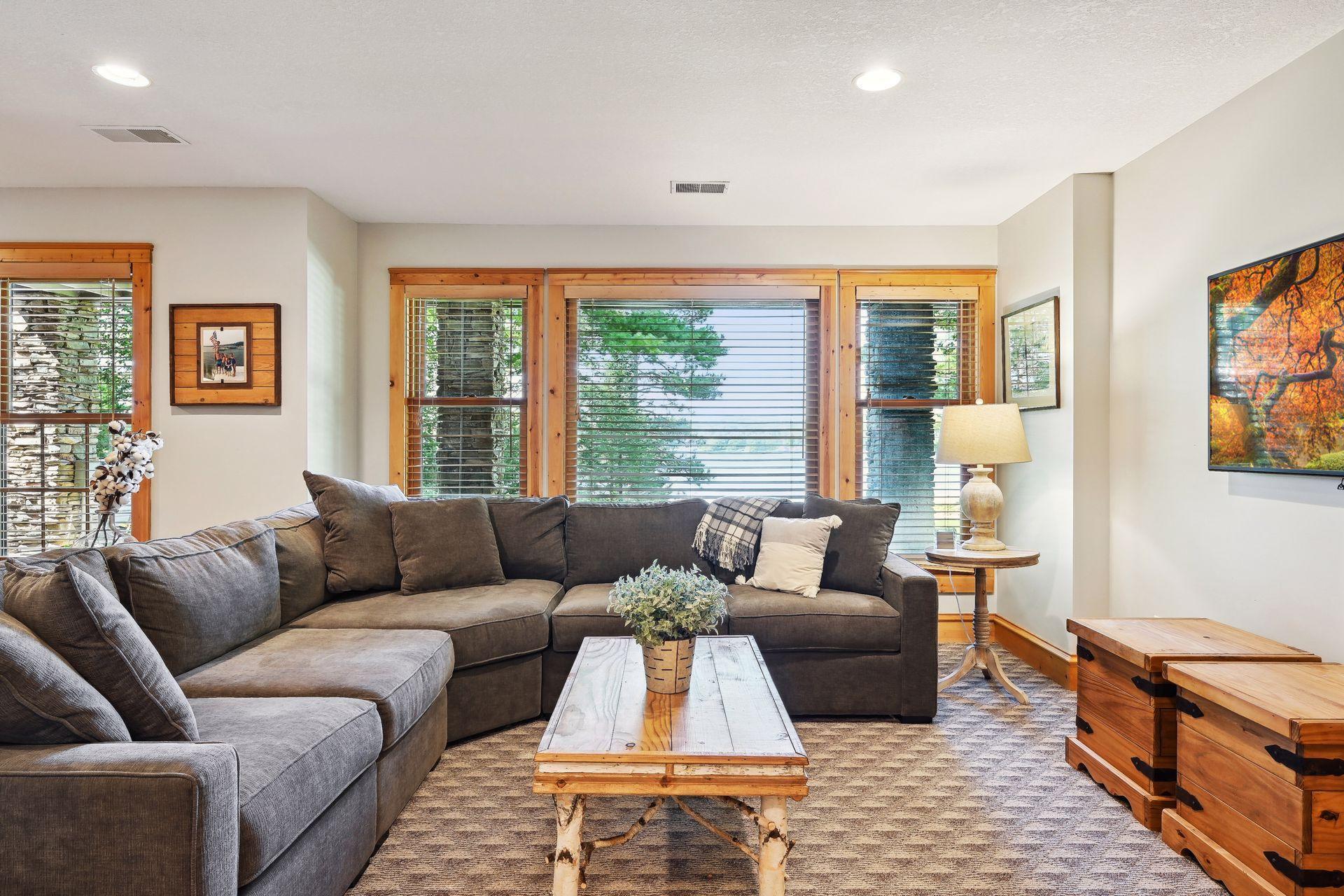 Another lakeside area to take in the sprawling views of Upper Gull.