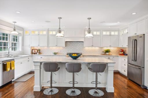 4009 Cedar Lake Road S, Saint Louis Park, MN 55416