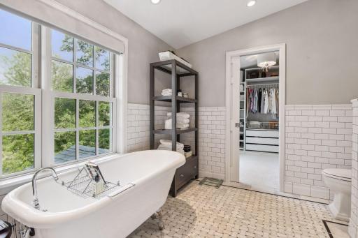 4009 Cedar Lake Road S, Saint Louis Park, MN 55416