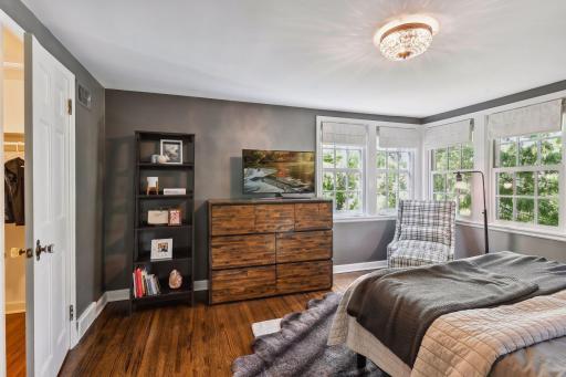 4009 Cedar Lake Road S, Saint Louis Park, MN 55416