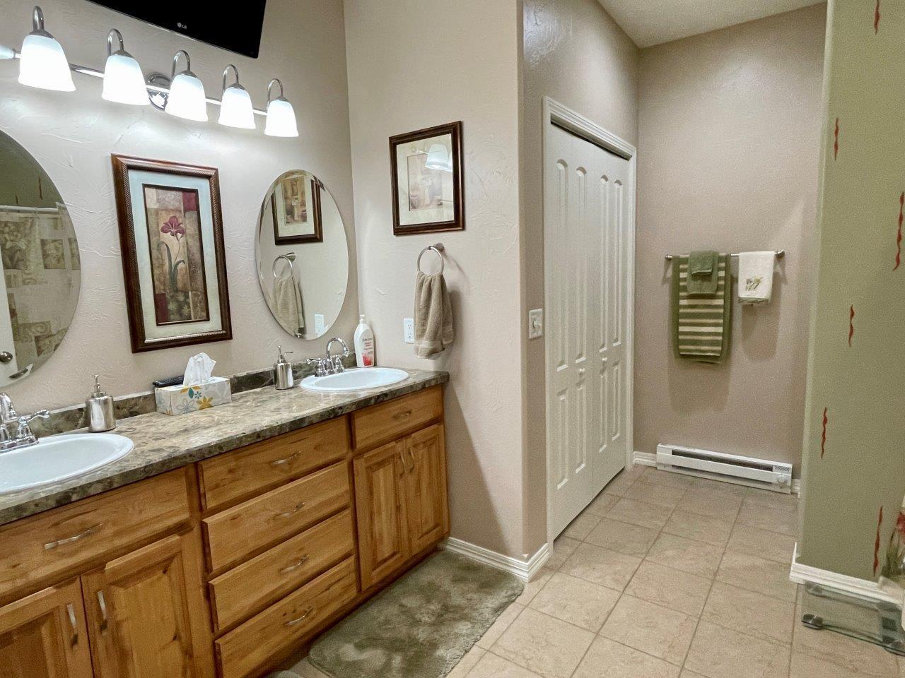 5-Bath - full with laundry (1).jpg