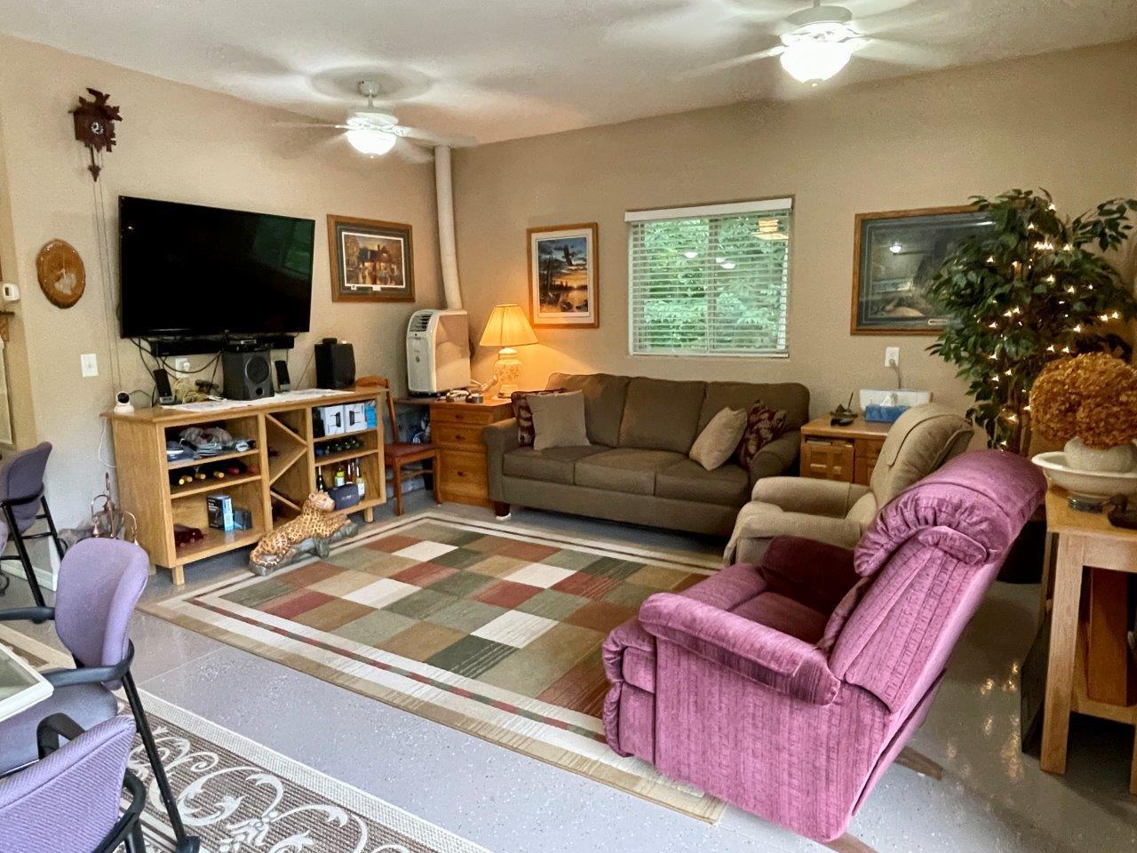 8-Family room area in attached garage (2).jpg
