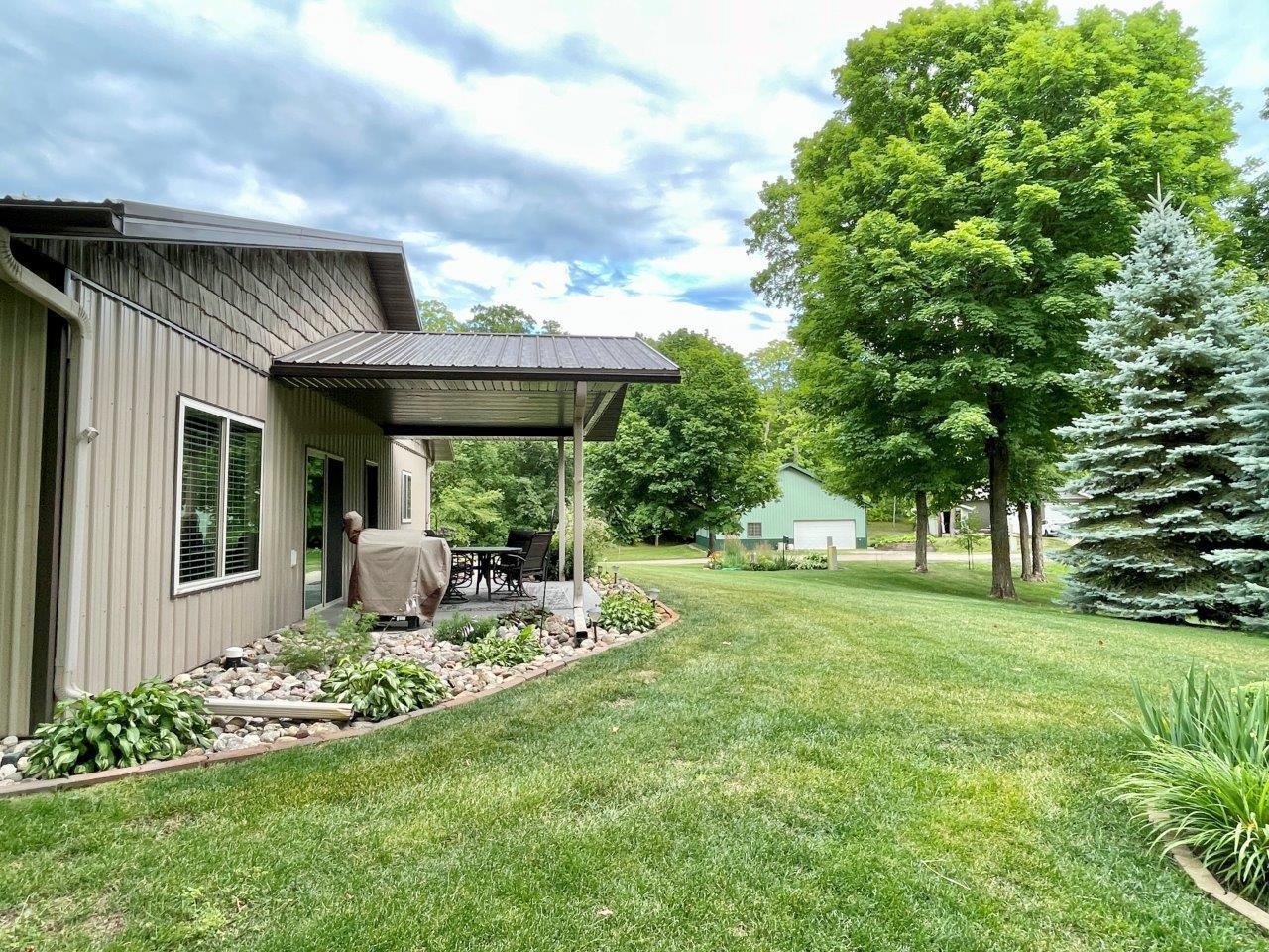 12-Nice yard with perennials (1).jpg
