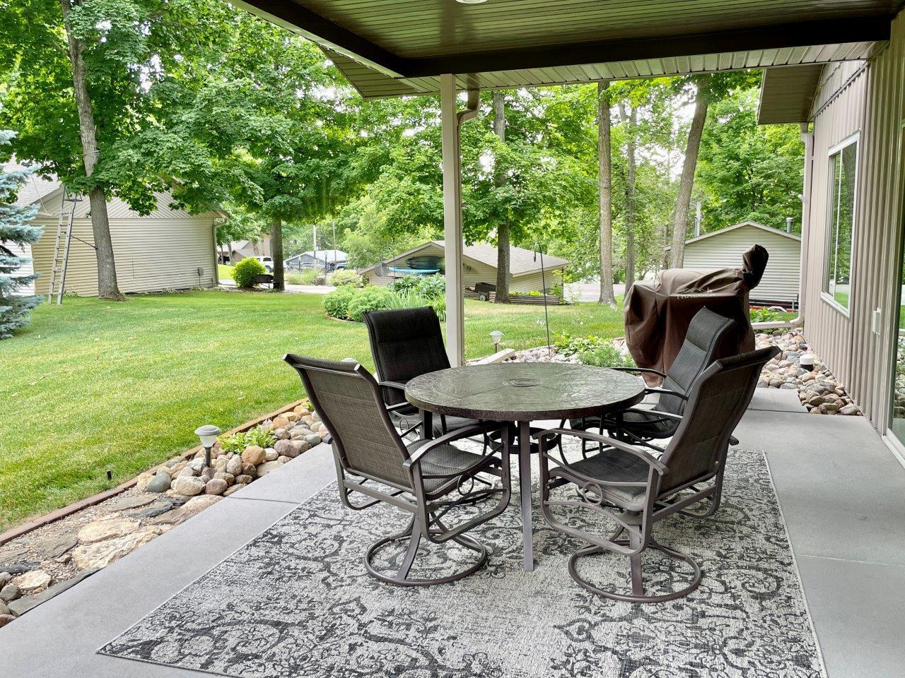 11-Covered patio (1).jpg