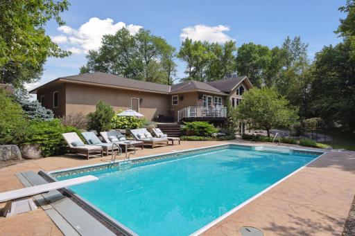 Stereo system throughout the entire home AND the outdoor patio/pool area!