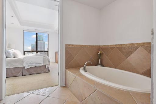 100 3rd Avenue S, 3503, Minneapolis, MN 55401