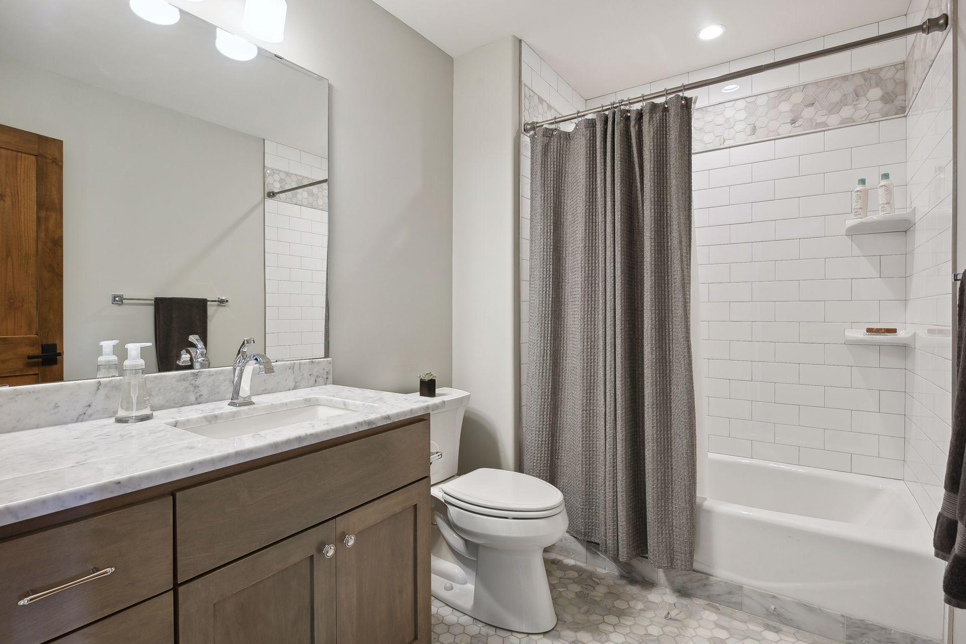 Junior suite with private bathroom