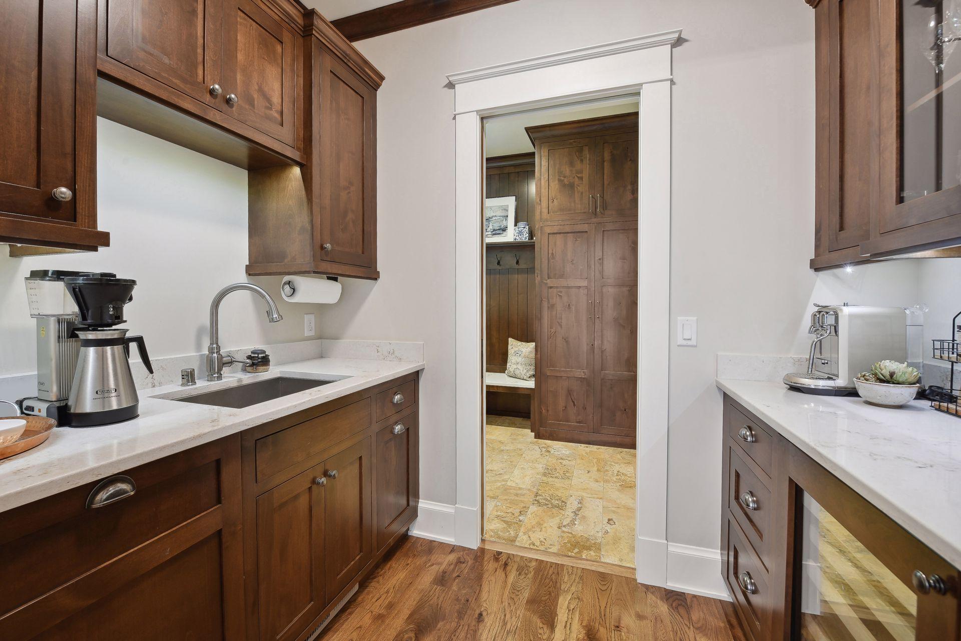 Kitchen butler pantry