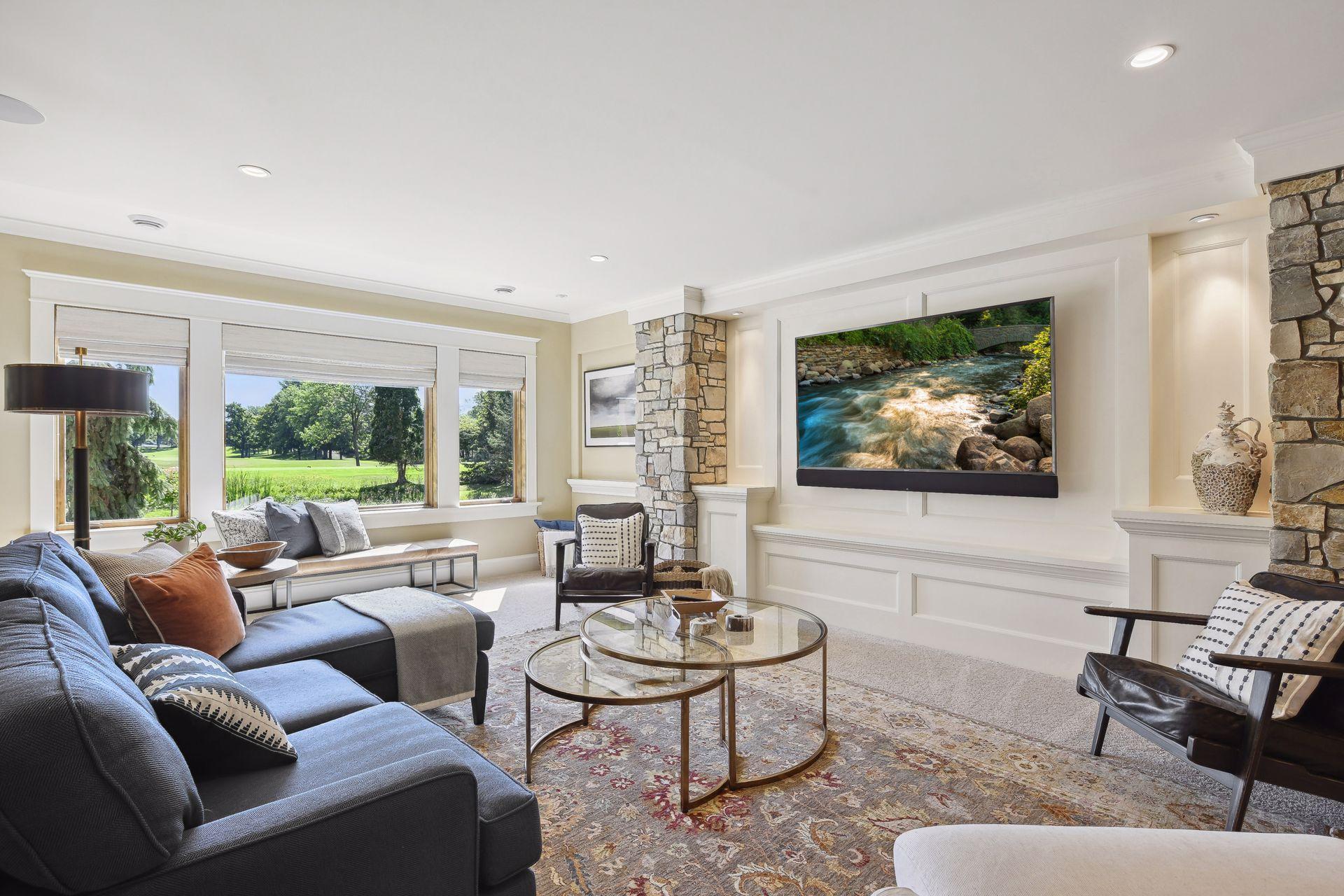 Additional family room with 75" Samsuing TV with soundbar