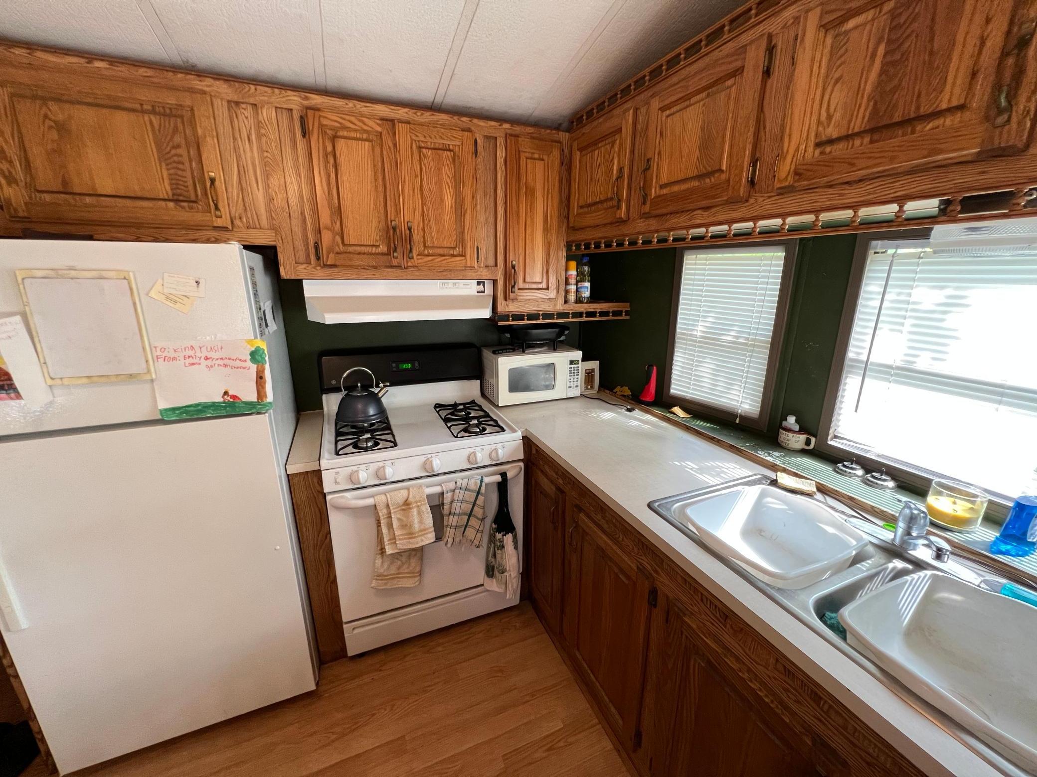 A closer look at the kitchen.