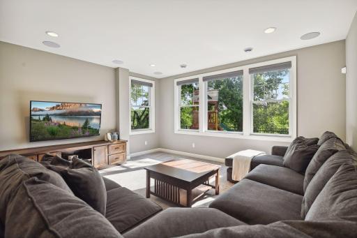 6117 Brookview Avenue, Edina, MN 55424