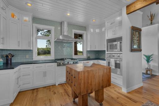 19490 115th Street NE, New London, MN 56273