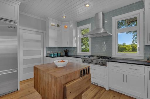 19490 115th Street NE, New London, MN 56273