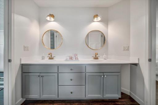 14 Woodland Road, Edina, MN 55424
