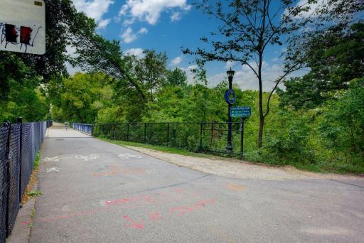 So close to all the Greenway has to offer.