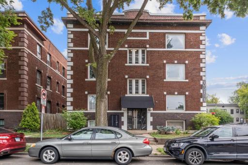 Welcome to 2881 Irving Ave S! Unit 306 awaits you!