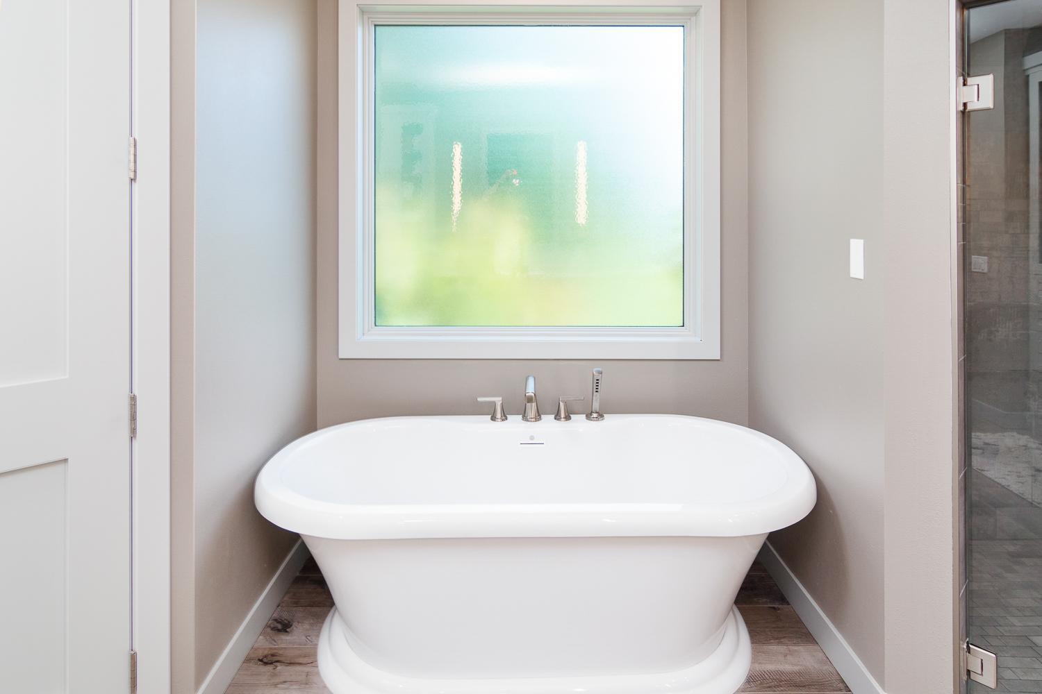 Primary ensuite soaking tub