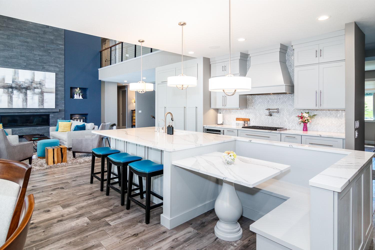 Breakfast bar & custom seating