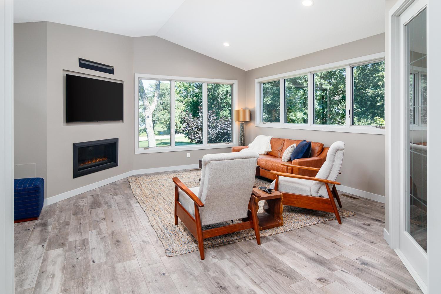 Primary suite private living area