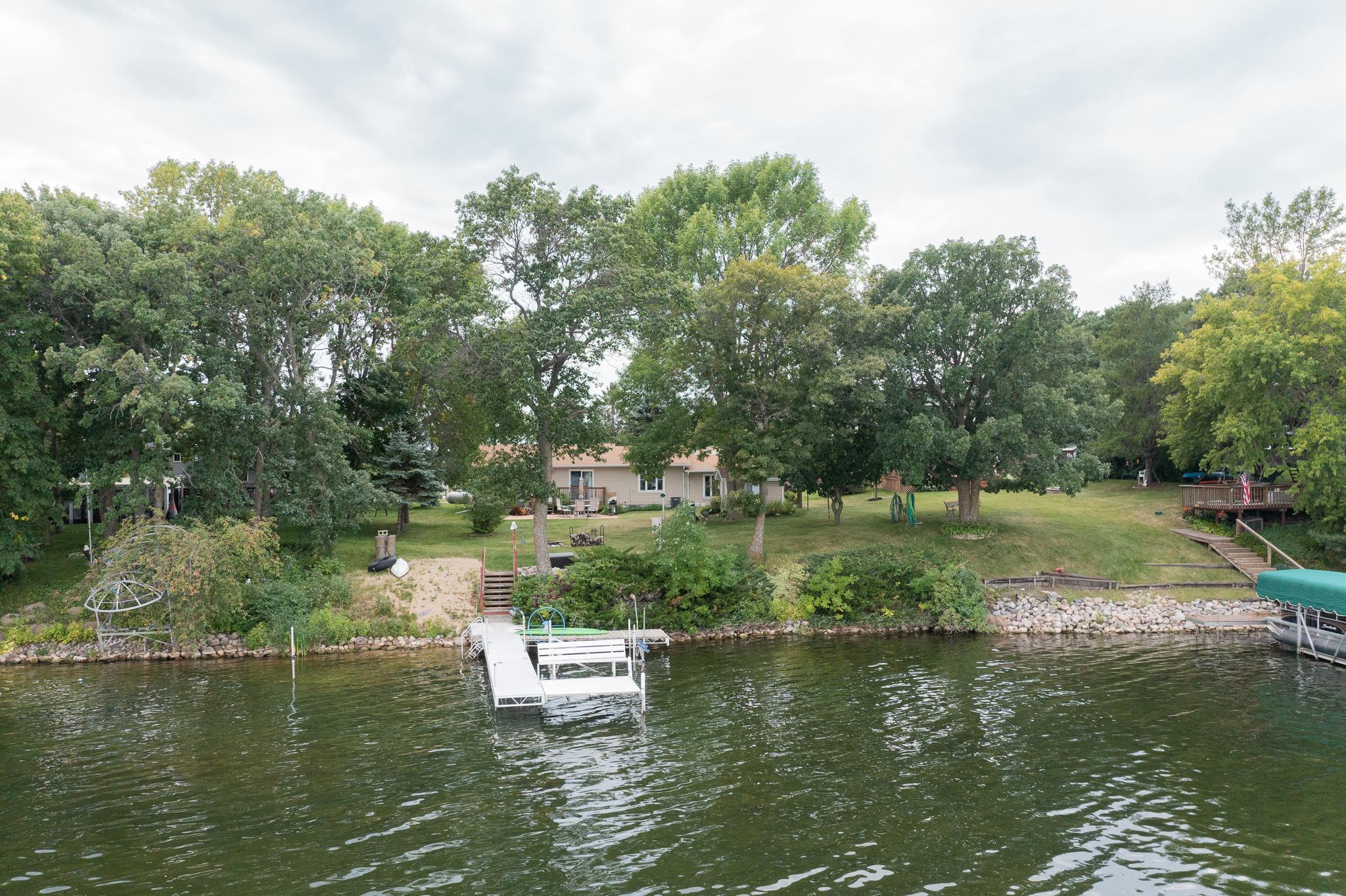 100' of lakefrontage