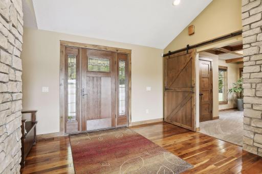 2 High Road, Inver Grove Heights, MN 55077