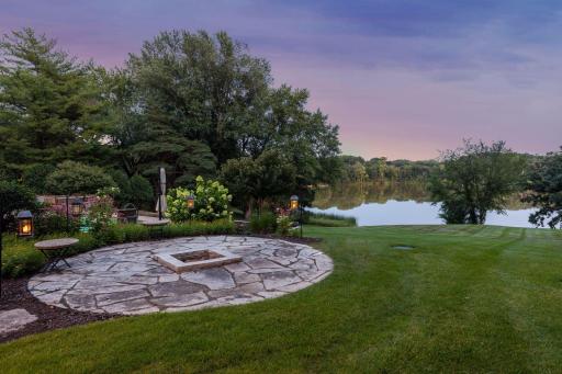 2 High Road, Inver Grove Heights, MN 55077