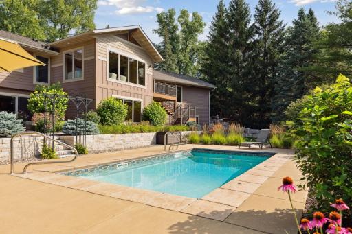 2 High Road, Inver Grove Heights, MN 55077