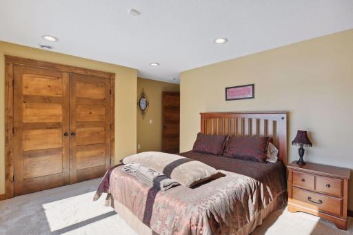 2 High Road, Inver Grove Heights, MN 55077