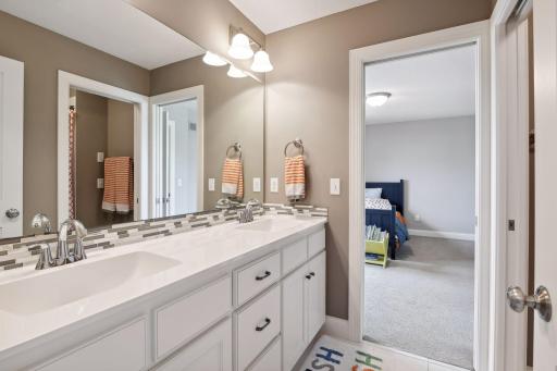 54 Monarch Way, North Oaks, MN 55127