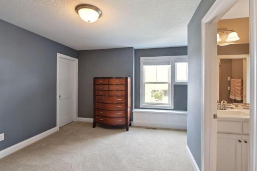 54 Monarch Way, North Oaks, MN 55127