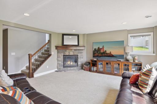 54 Monarch Way, North Oaks, MN 55127