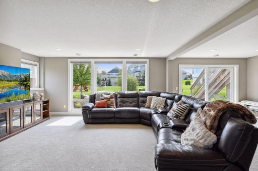 54 Monarch Way, North Oaks, MN 55127
