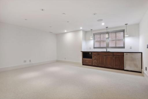 1620 Kenwood Parkway, Minneapolis, MN 55405