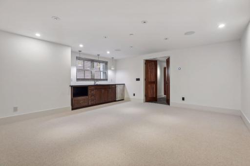 1620 Kenwood Parkway, Minneapolis, MN 55405