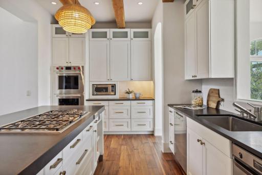 1620 Kenwood Parkway, Minneapolis, MN 55405